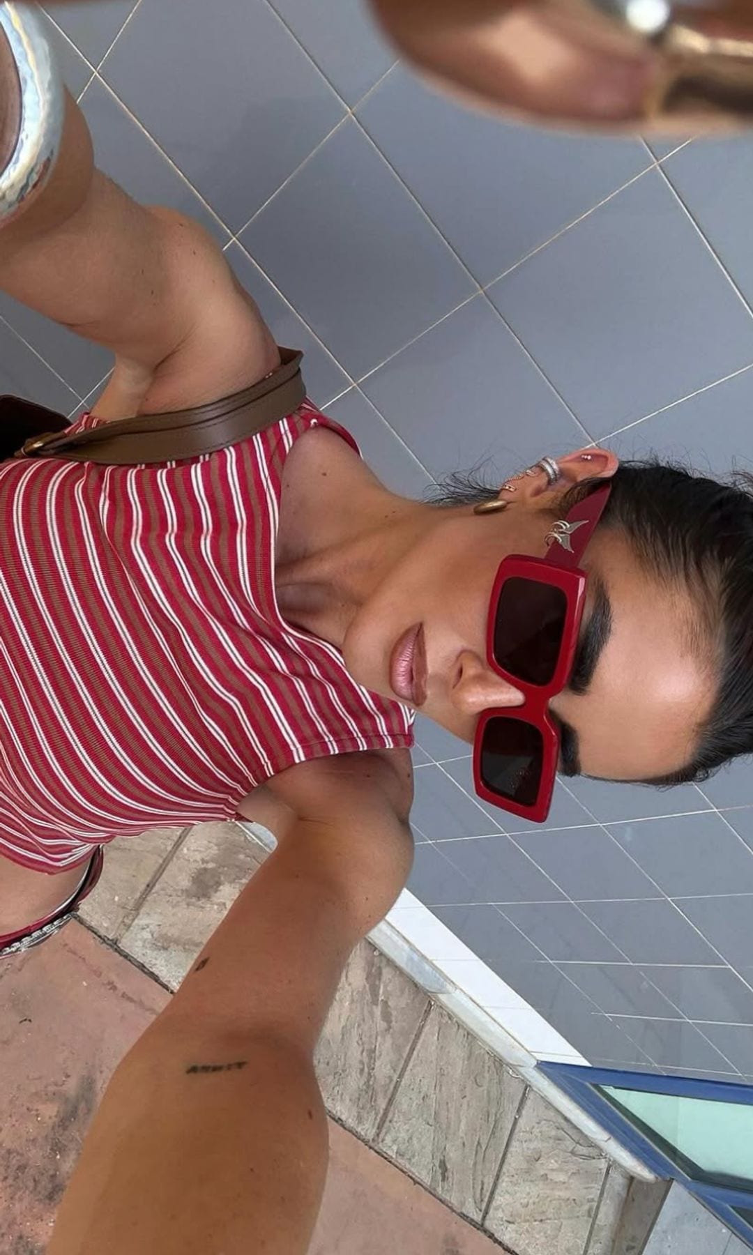 ¡HOLA! Fashion ¿Por qué no nos atrevemos a vestir de rojo?