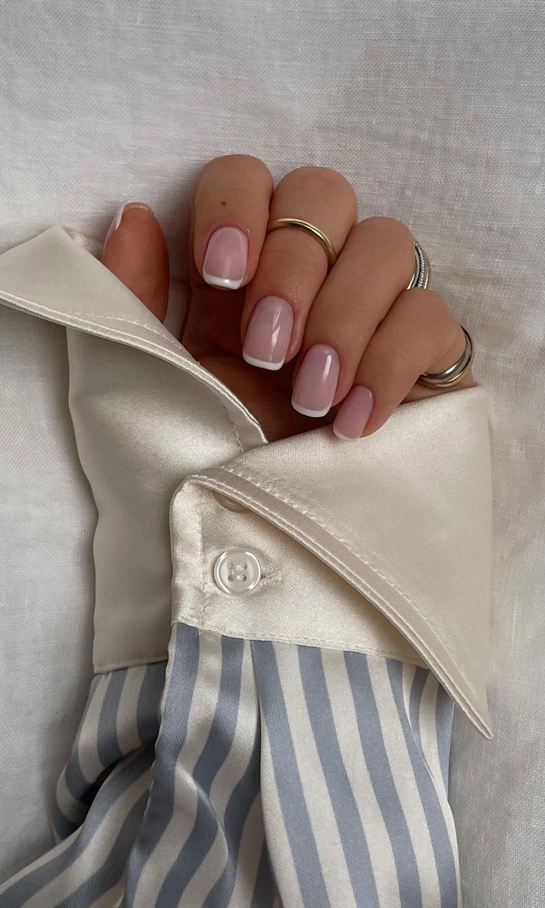 Manicura francesa clásica