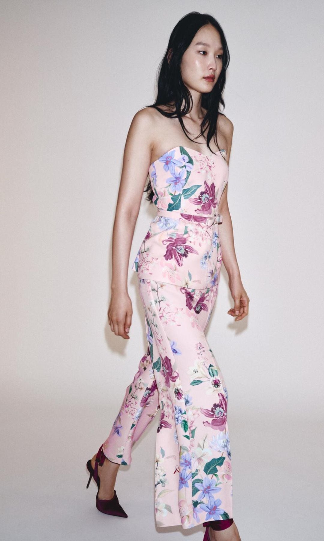 Total look de flores de Zara