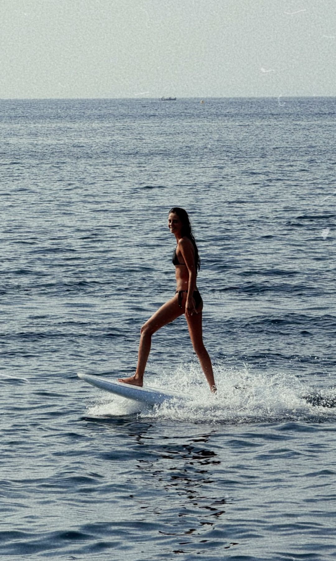 Victoria de Marichalar practicando wakesurf en Palma de Mallorca