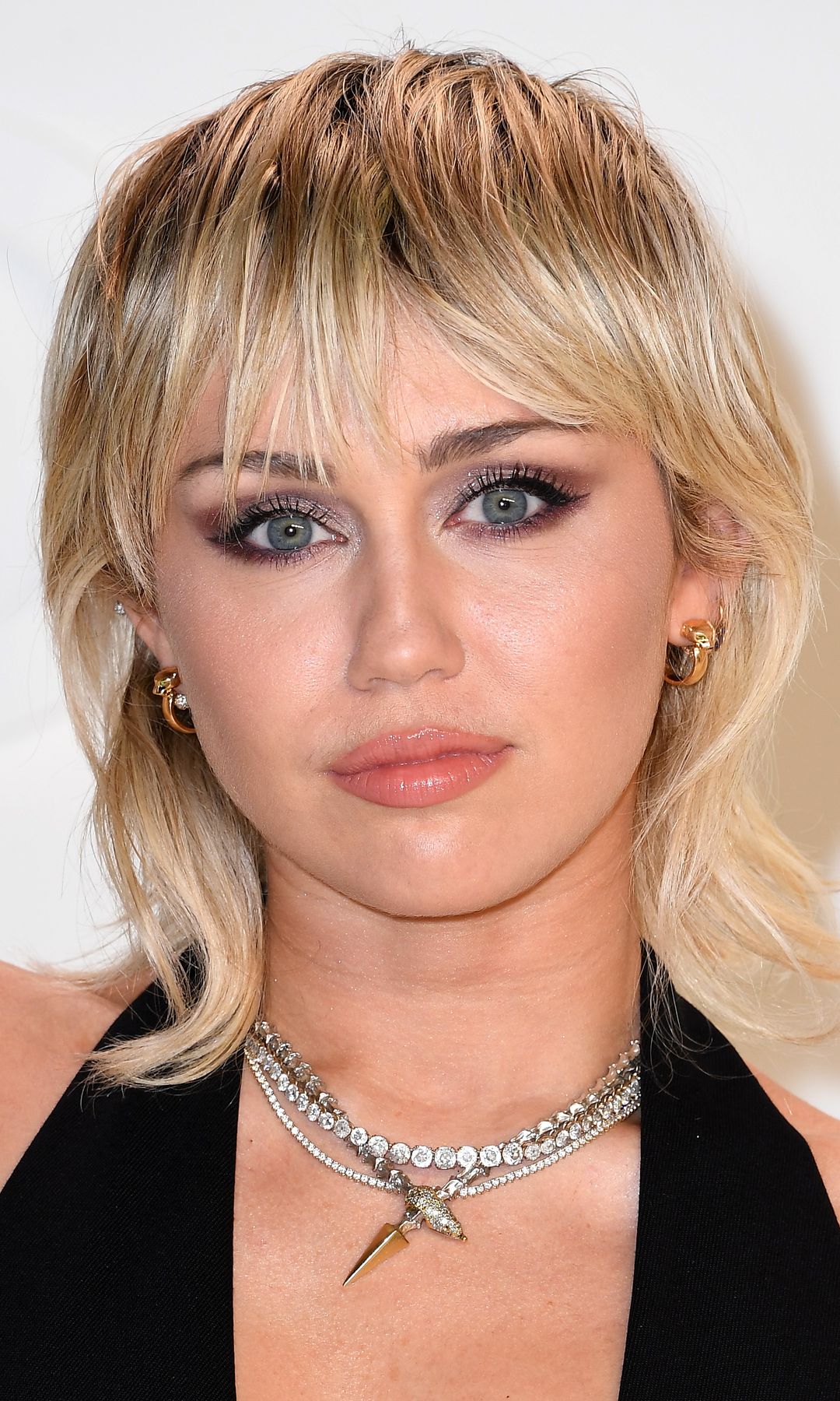 Miley Cyrus con corte de pelo corto mullet