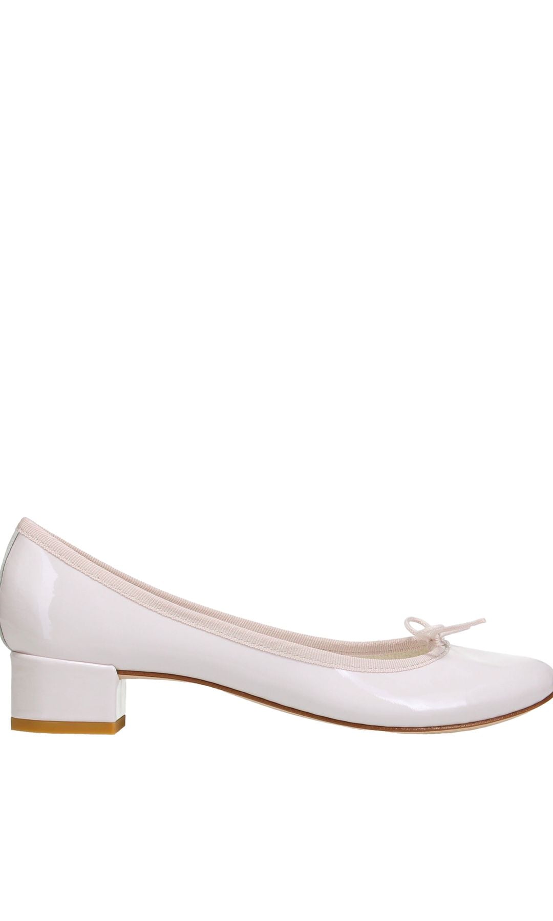 Bailarina con tacón bajo (320 €), de Repetto