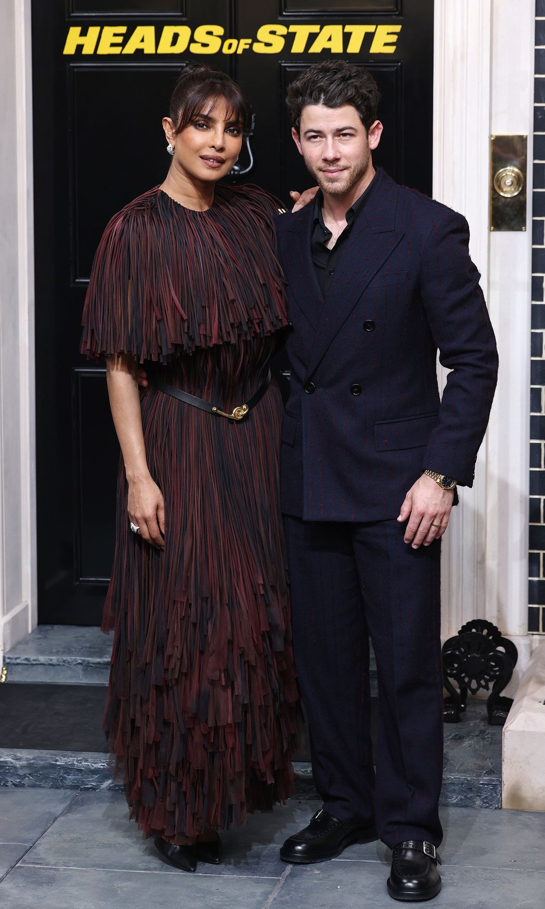 Un día antes de su aparición en el torneo, la pareja asistió a la premiere de "Heads of State", la nueva película de Priyanka Chopra