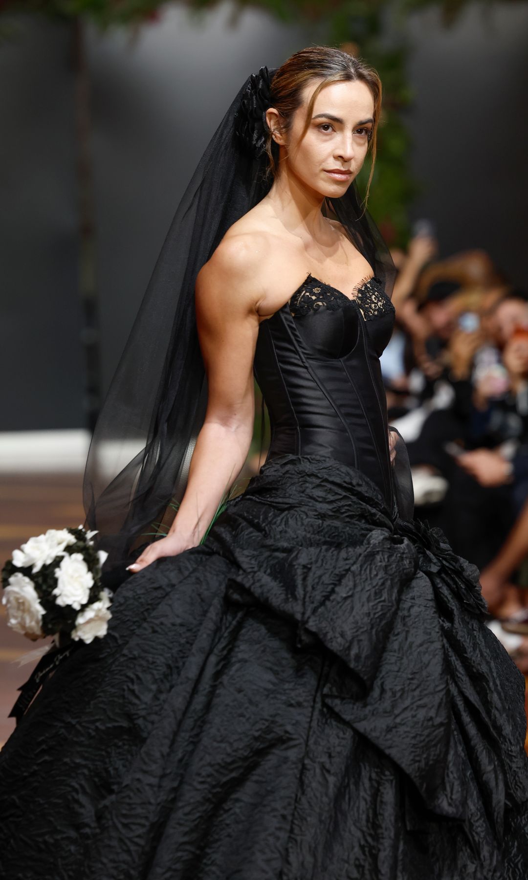 Vestido negro de Jaime Jarque en Atelier Couture octubre 2026