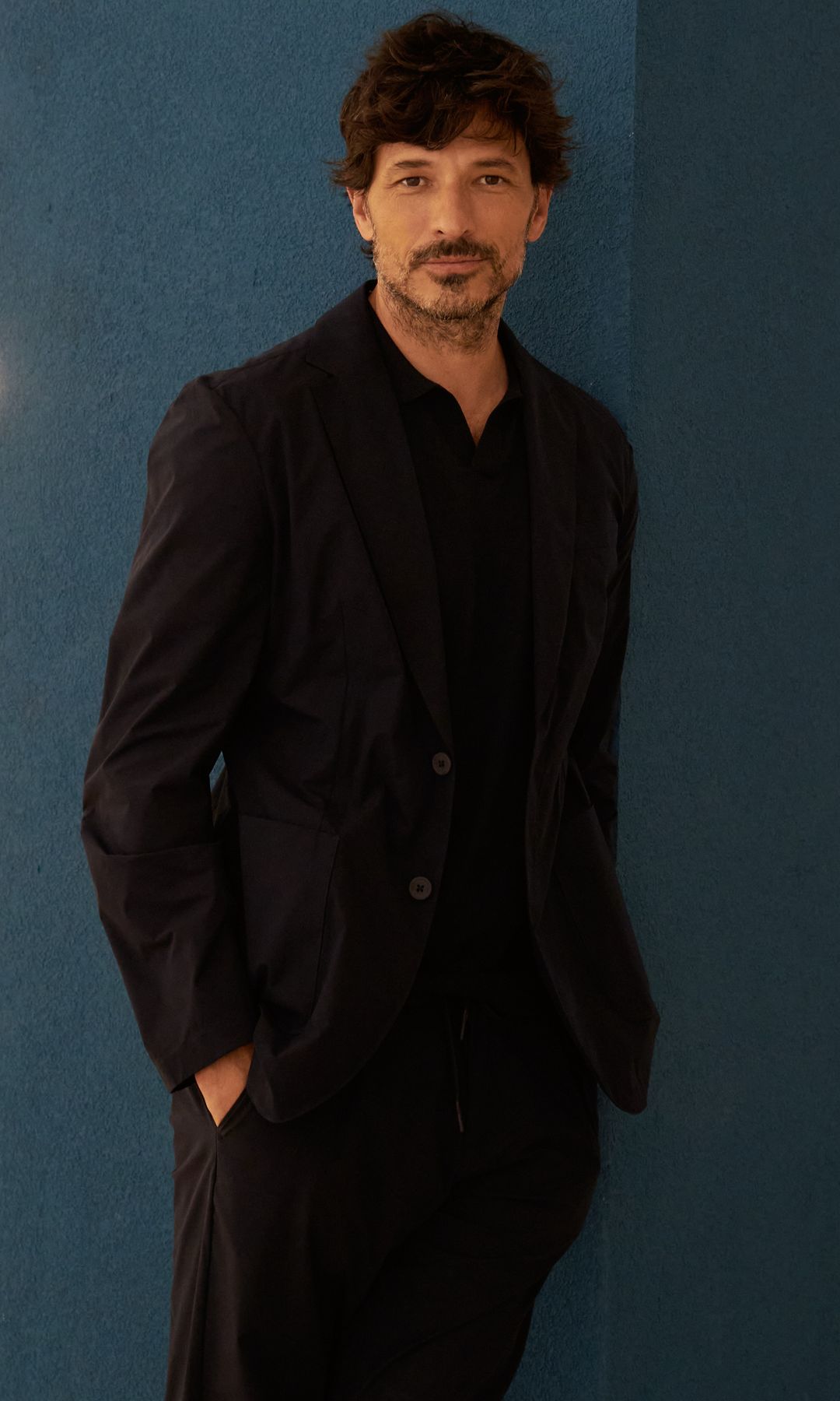 Hablamos con Andrés Velencoso de su nuevo reto profesional y de pasión por la moda: "Cada vez que acabas un proyecto piensas que puede ser el último"