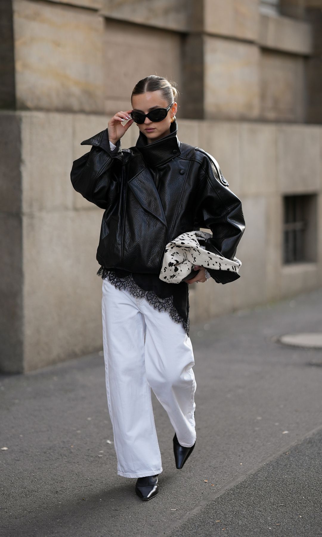 5 colores que combinan genial con el negro y te ayudará a crear looks muy elegantes