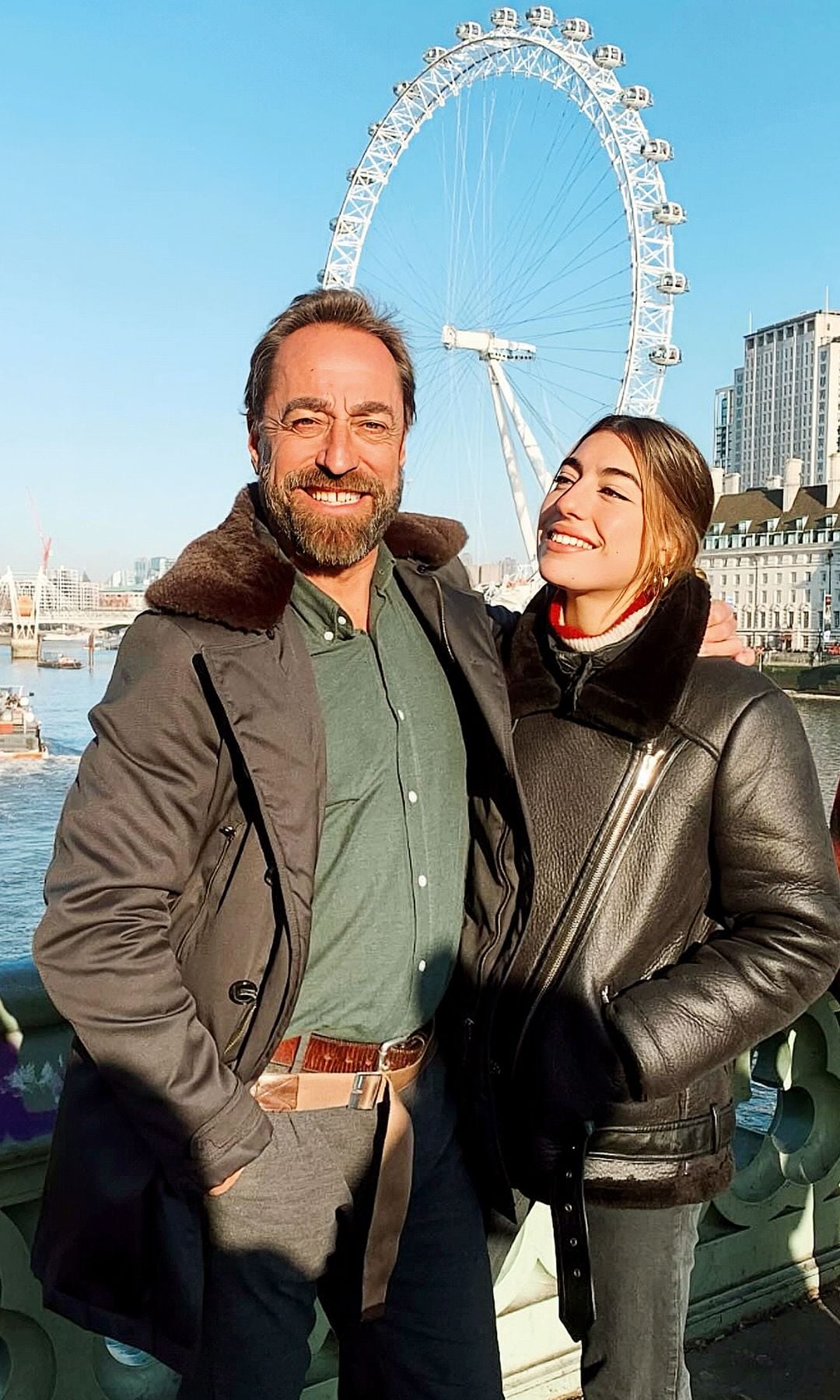 La joven junto a su padre, el abogado y empresario Miguel Ángel Jiménez, fallecido en febrero de 2020, a los 55 años