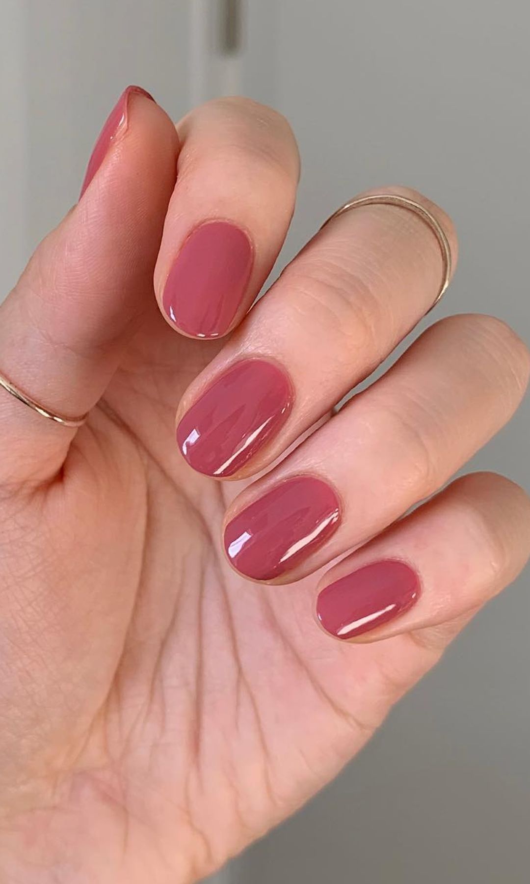 Manicura en rosa cálido