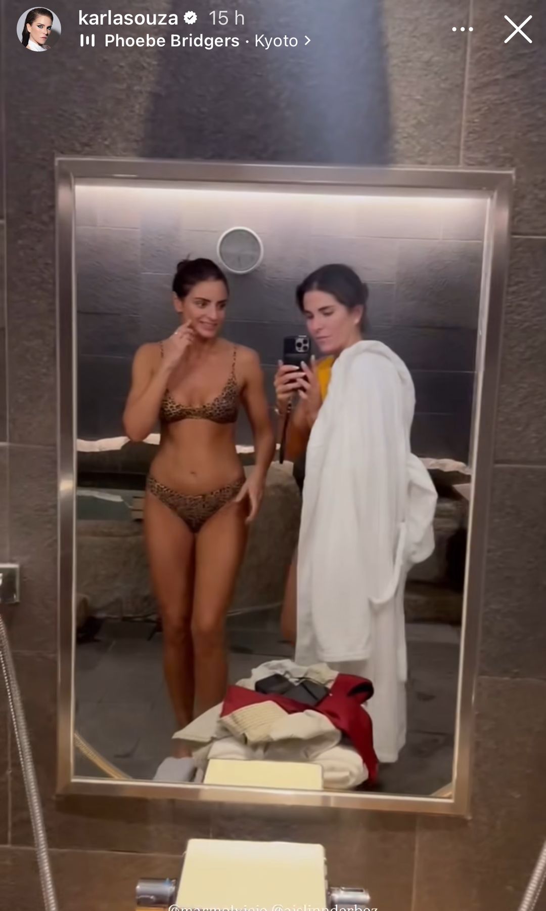 Aislinn Derbez y Karla Souza en una tarde de spa en Japón.