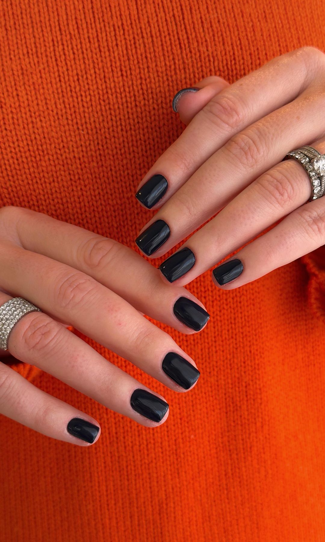 Manicura en color negro
