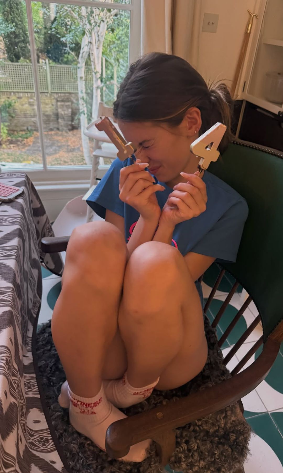 Marlowe acaba de cumplir 14 años y Sienna Miller celebró su cumpleaños compartiendo unas imágenes poco habituales de su hija, que sorprendió por el gran parecido con su madre