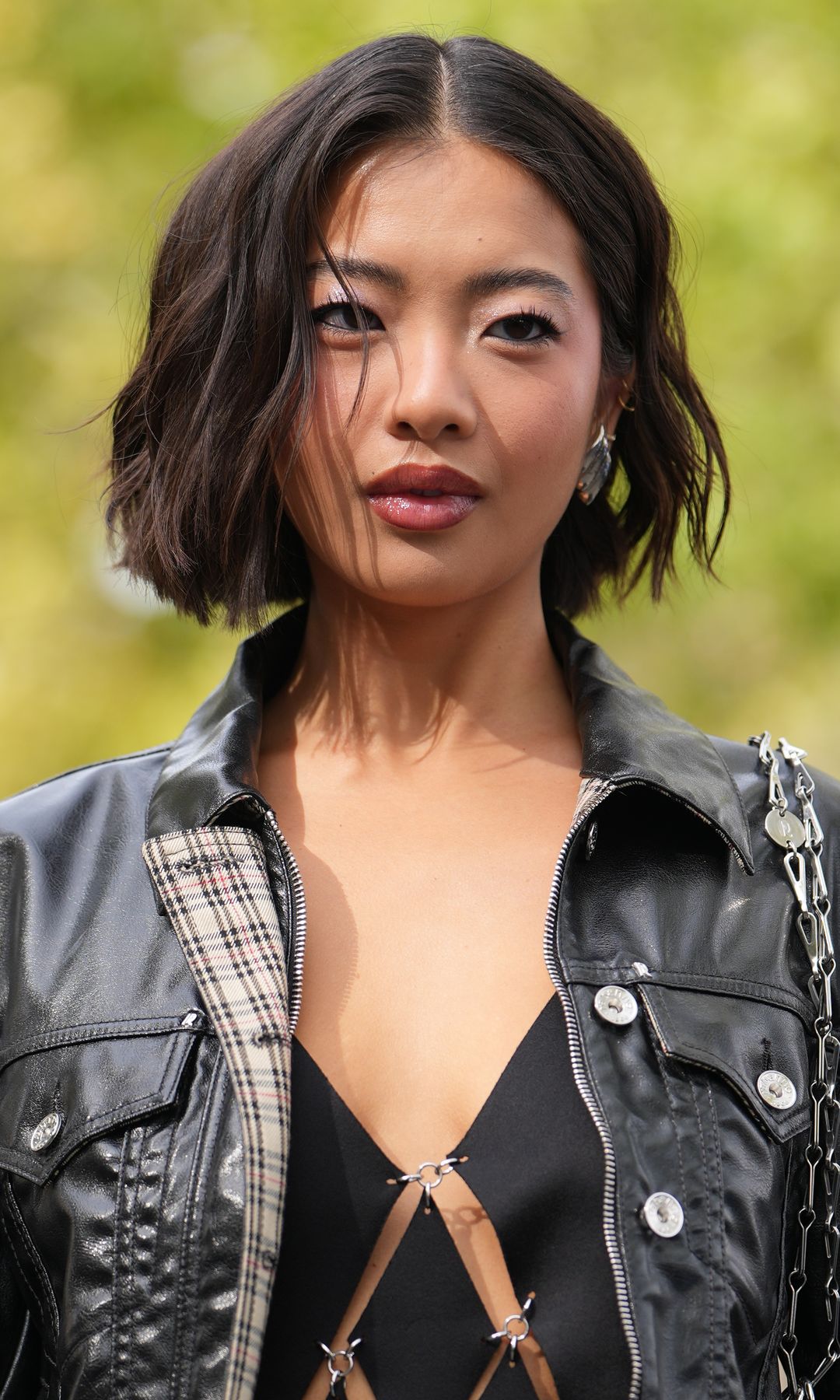  Mujer con cabello ondulado