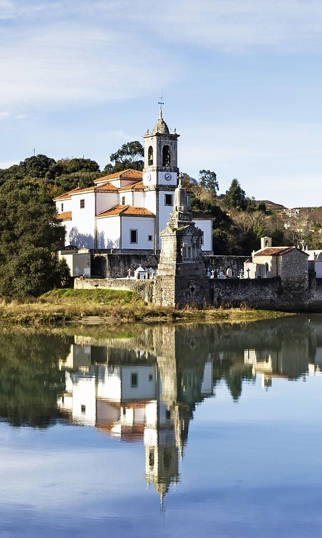 Iglesia de Nuestra Señora de los Dolores, Barro, Niembro, Llanes