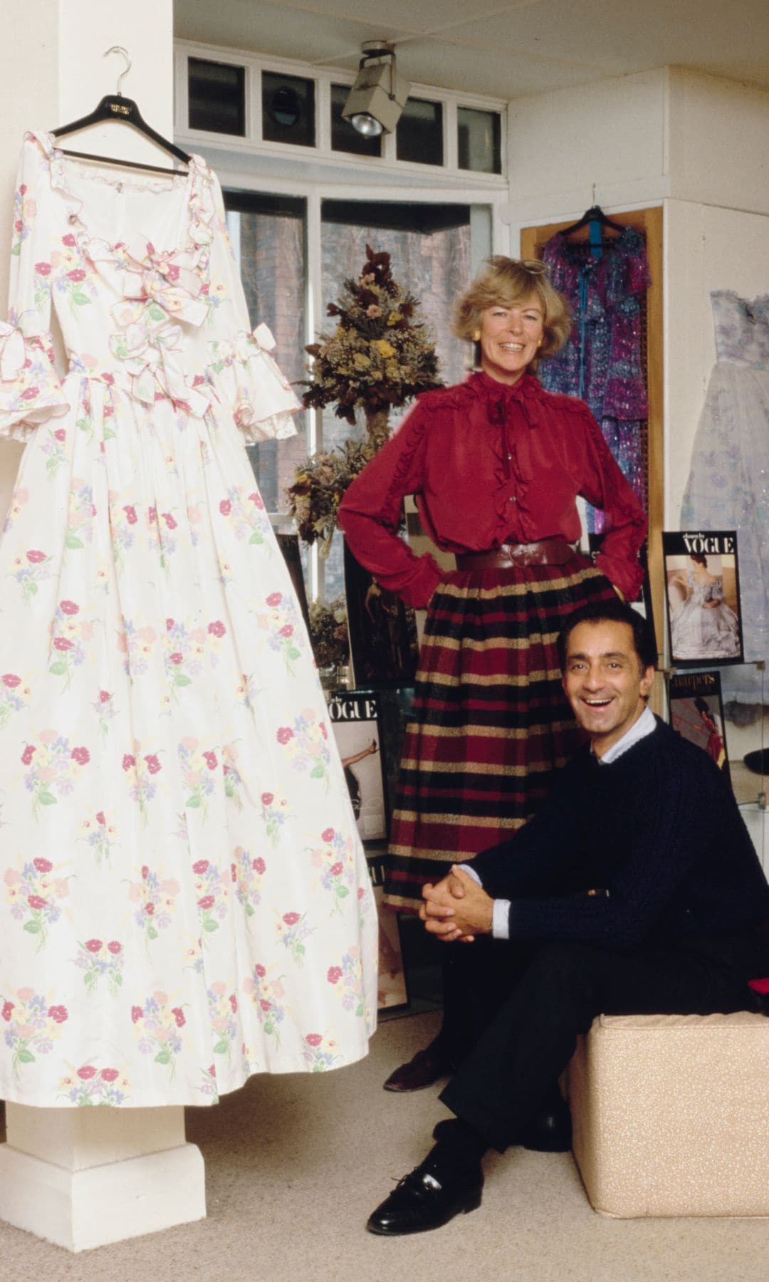 David Sassoon y Belinda Bellville con un diseño para la Princesa Diana