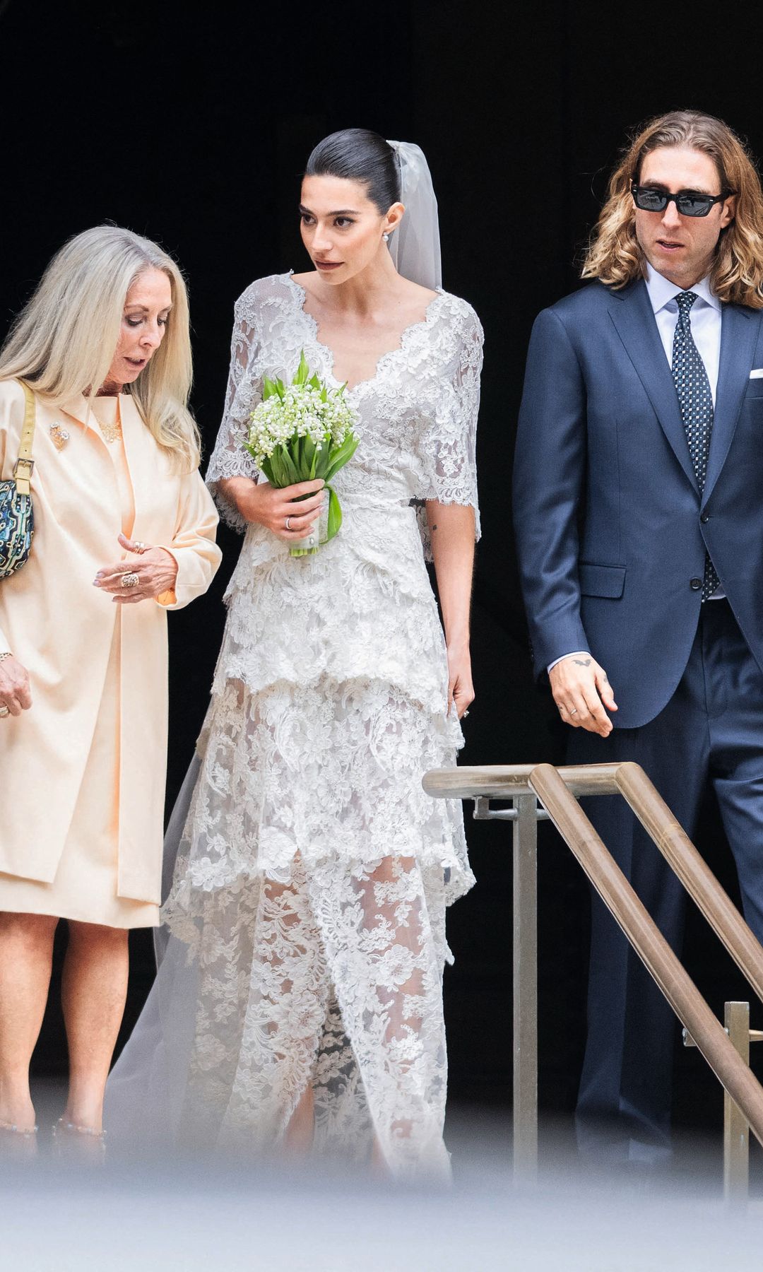 Otra instantánea de los novios, 
