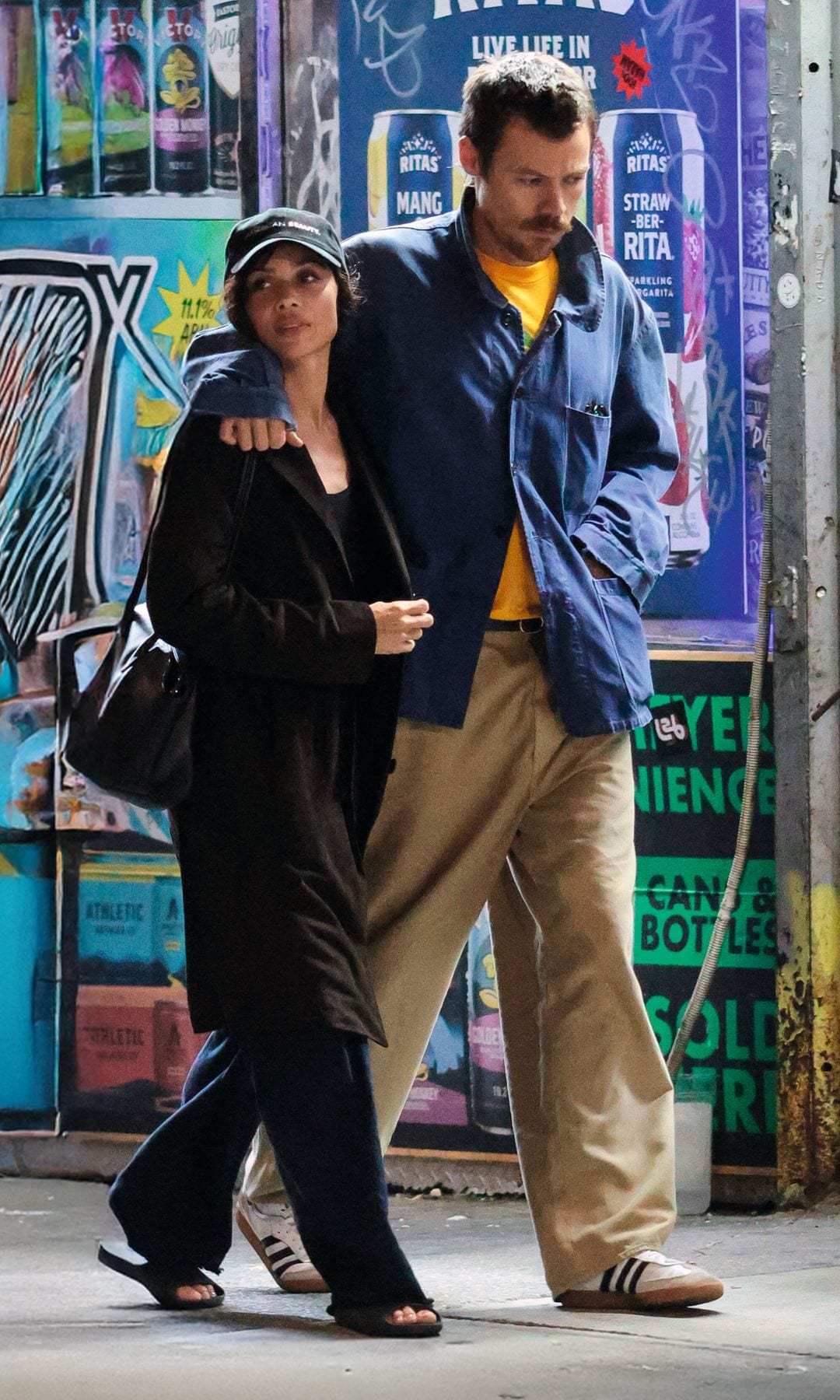 Ya no hay lugar a dudas. A finales de agosto, sí. Los vídeos de los turistas y lugareños se ponían en solfa porque, primero, Zoë estaba unida sentimentalmente al protagonista de "Elvis" y, segundo, porque Harry tenía la coartada de conocer Roma a la perfección, gracias a su amistad con Alessandro Michelle y a su casa en Civita di Bagnoregio