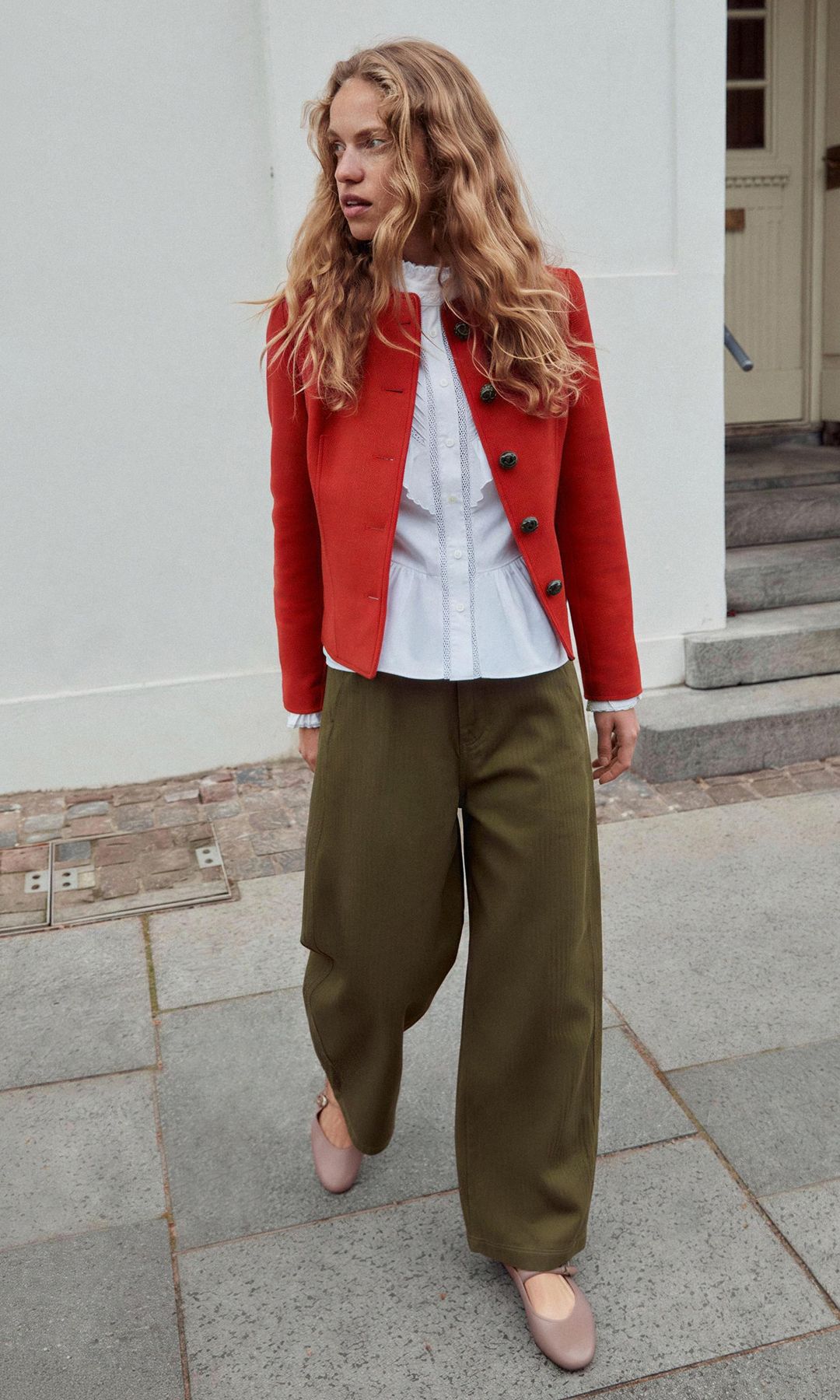 Estos pantalones son del ancho perfecto para vestir cómodas pero elegantes en la oficina y más allá