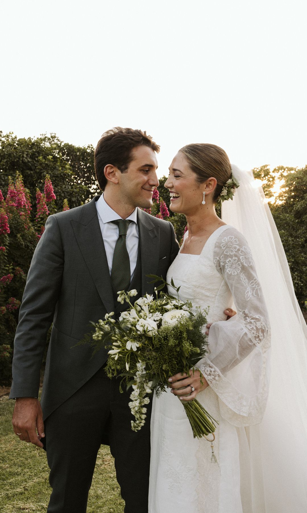 Boda viral con novia con look romántico