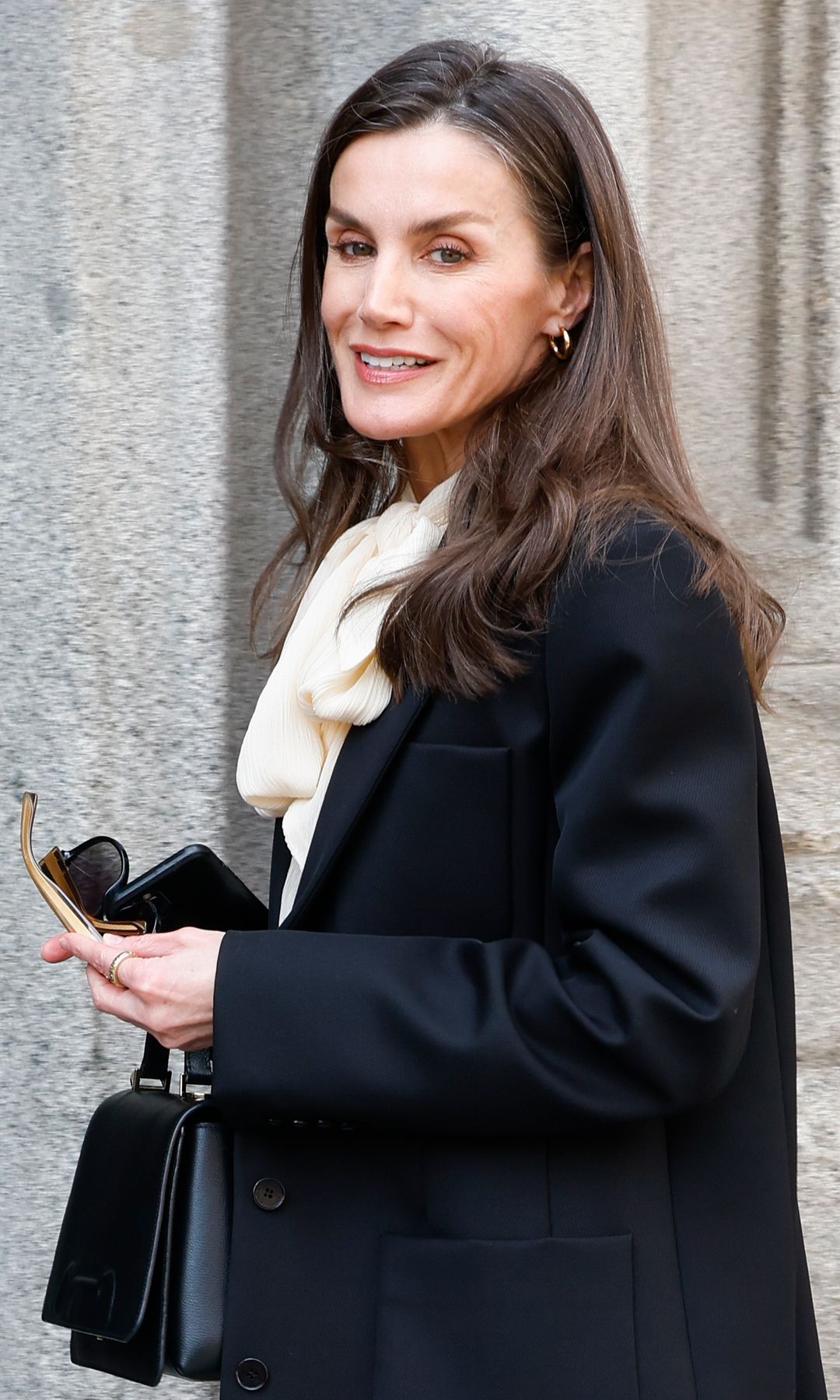 La reina Letizia acude a la capilla ardiente de Raúl del Pozo