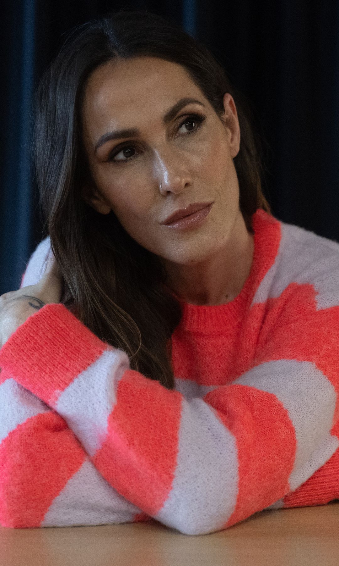 Malú mirando al infinito