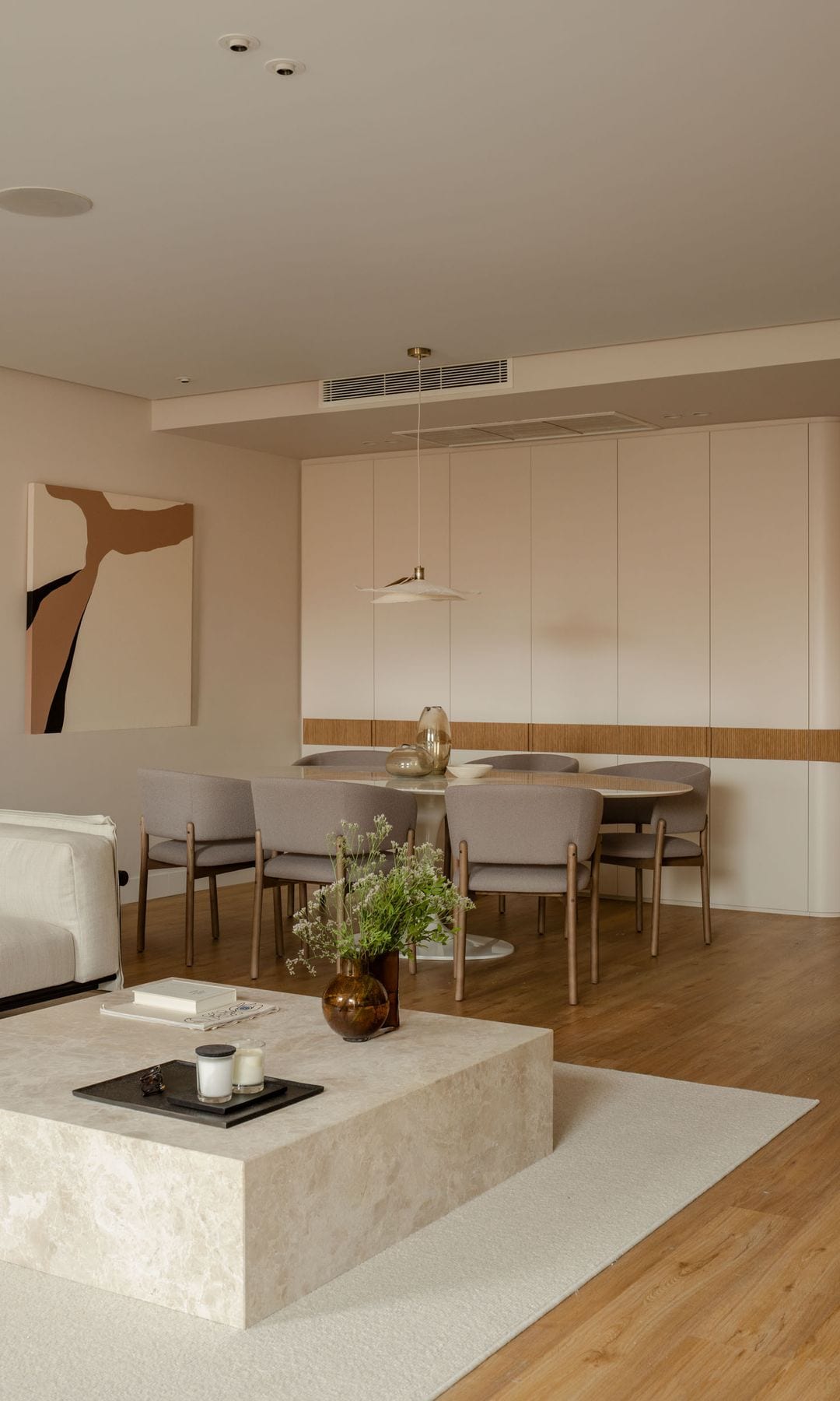 Comedor con armario a medida