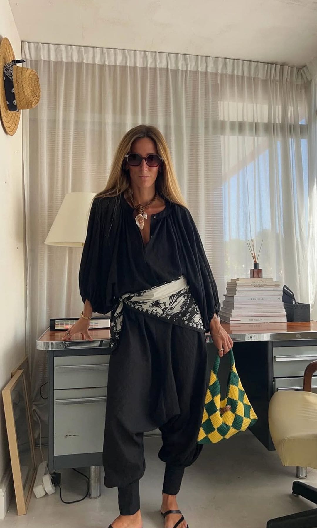 ¡HOLA! Fashion Cómo vestir de negro todos los días de la semana