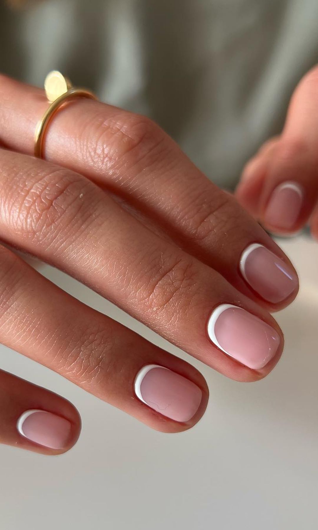 Manicura francesa invertida