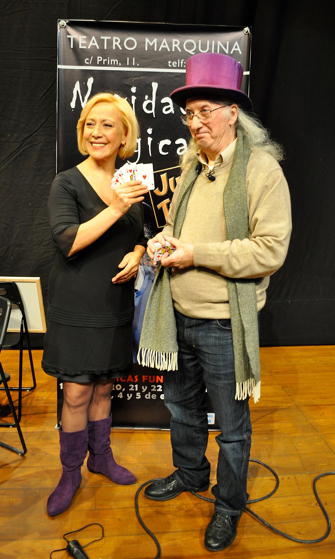 Juan Tamariz y Consuelo Lorgia el 13 de diciembre de 2011 en Madrid durante la presentación de su espectáculo 'Navidades mágicas' 