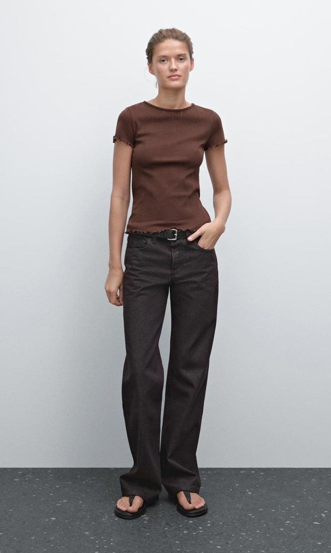 camiseta marron con rib frunces