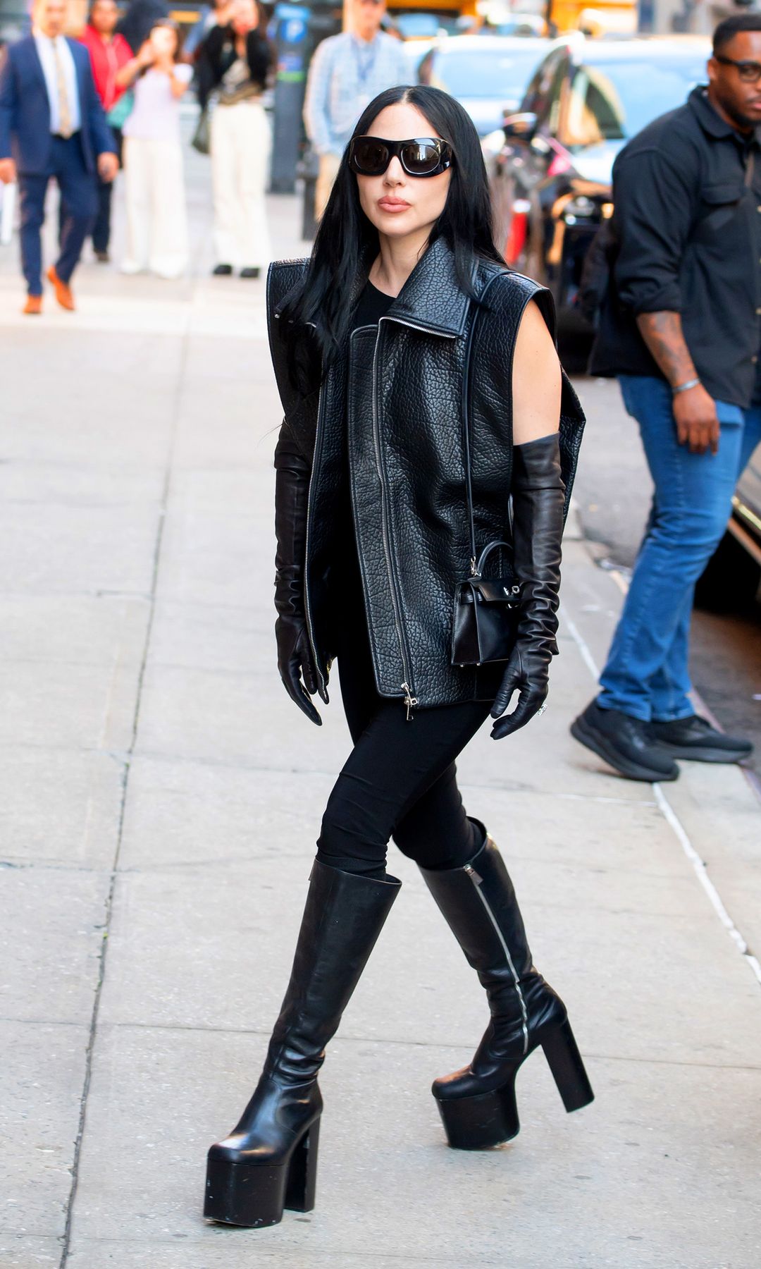 Lady Gaga usualmente apuesta por looks góticos y con una prioridad al negro.