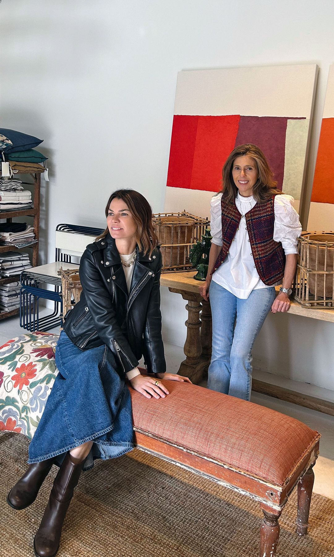 LA RUTA PERFECTA Arriba, con Cristina Ros, propietaria de Kelly Deco (C/de la Cerámica, 19. Puente de Vallecas). 