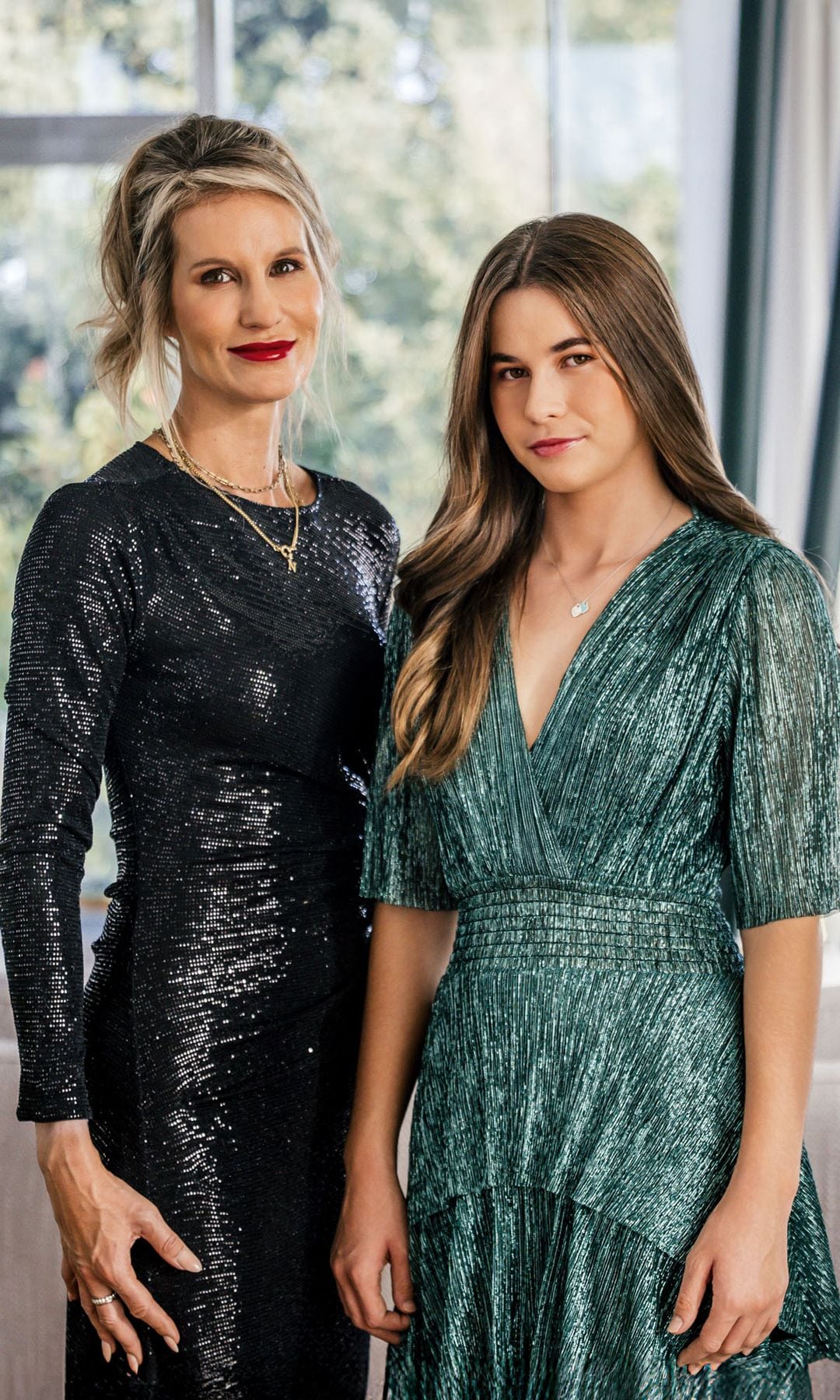 Nina Varsavsky con su hija en un retrato 