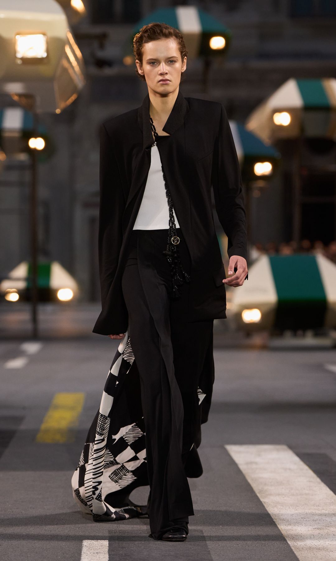 El futuro es este, según Louis Vuitton: así se despide París de la temporada Primavera/Verano 2027