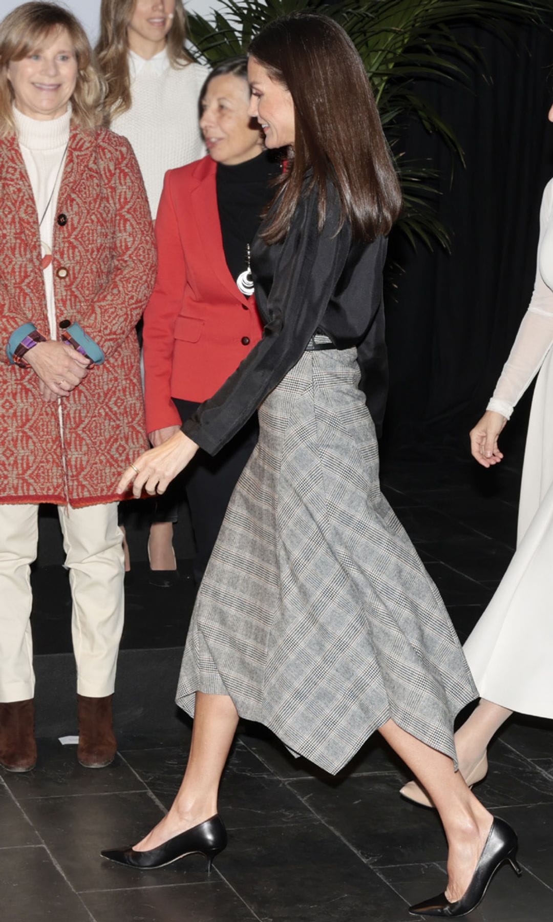La reina Letizia con falda de cuadros