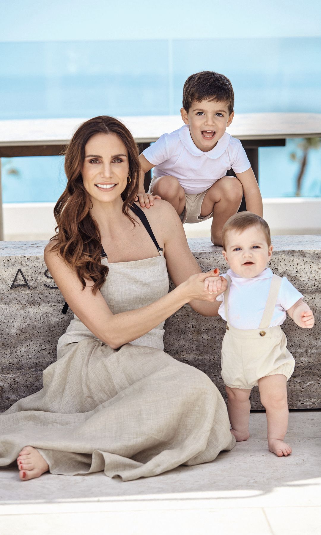 Lucía Villalón con su bebé Lucas y, después, su hijo Diego