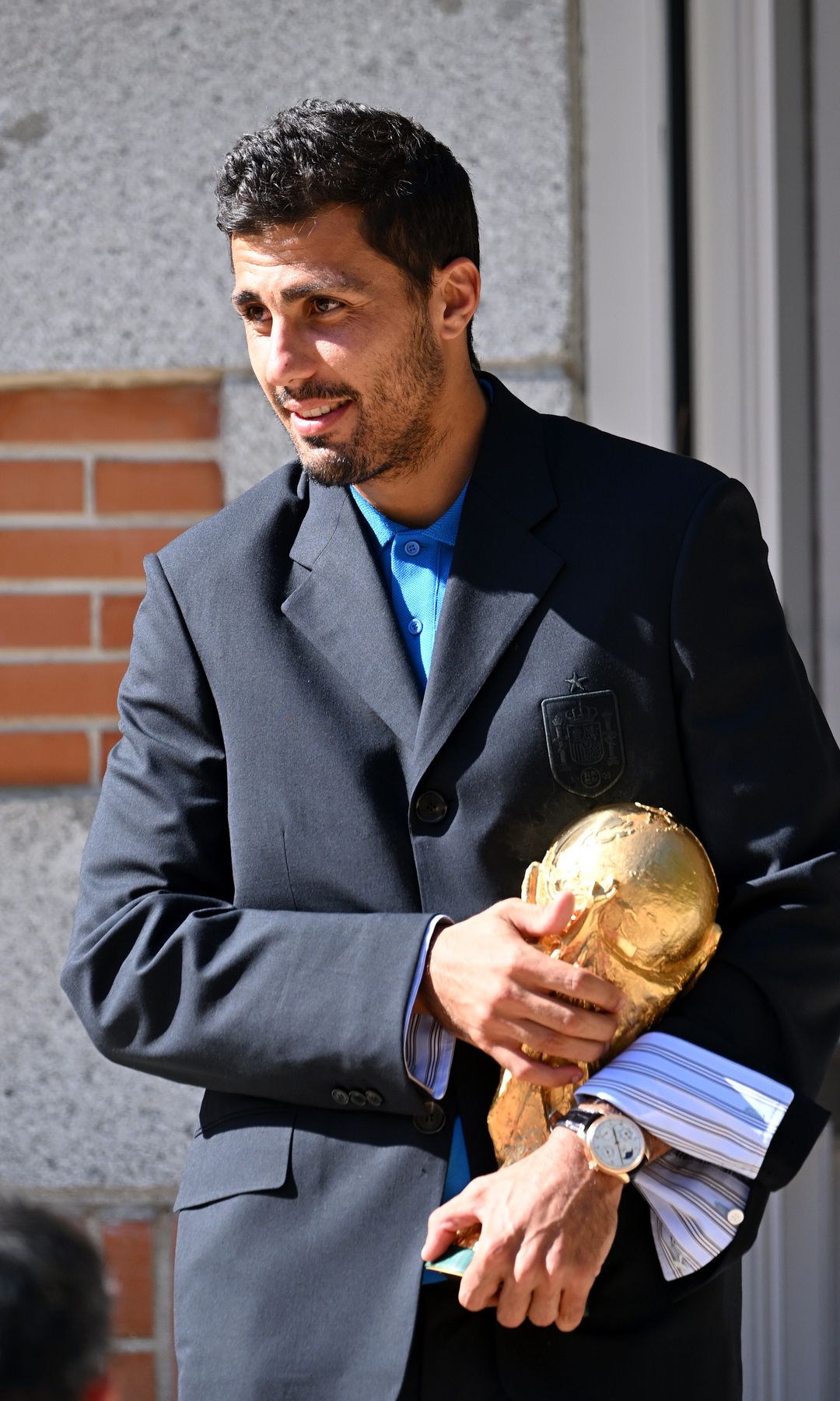 Rodri Hernández, capitán de la Selección, con traje de Loewe