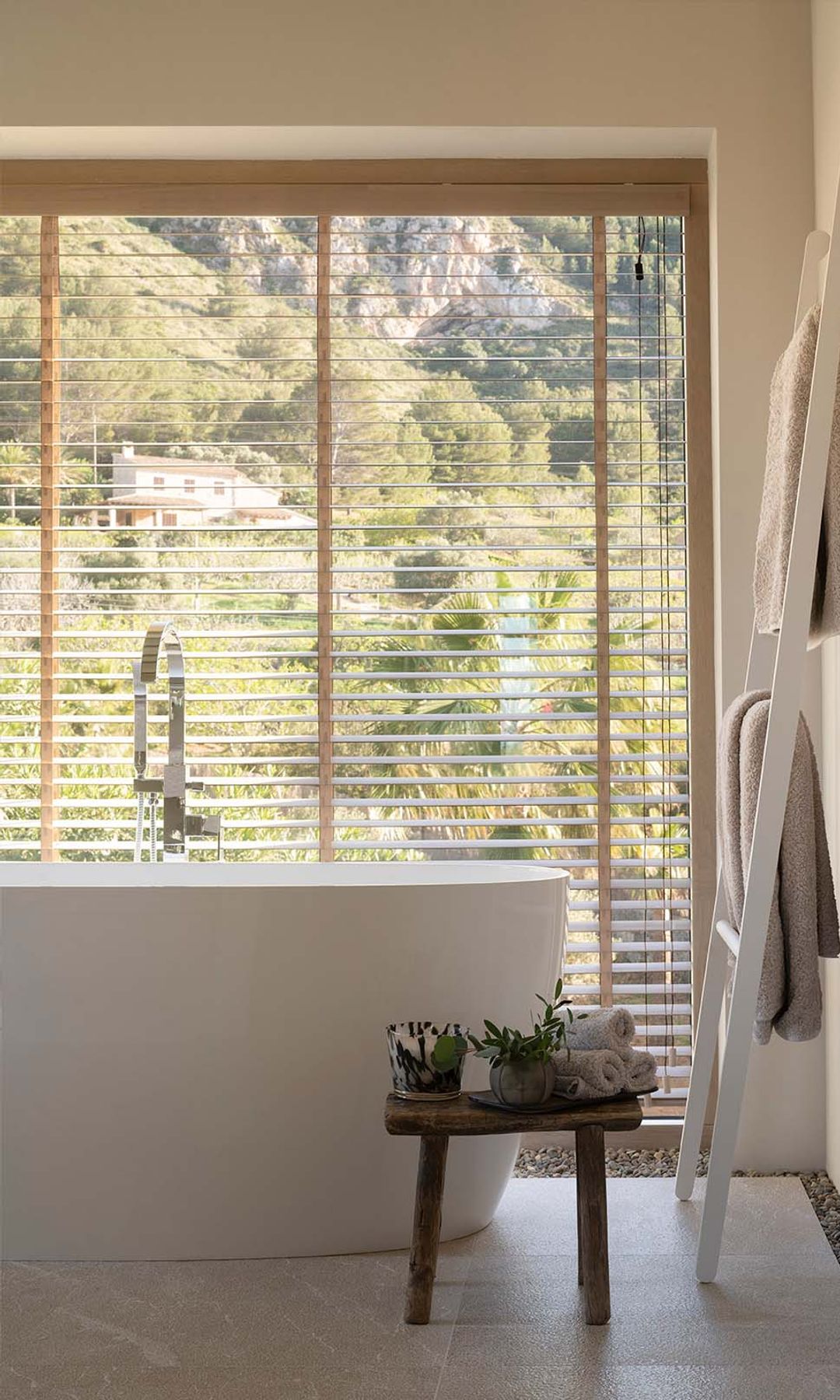 Baño conectado con el exterior