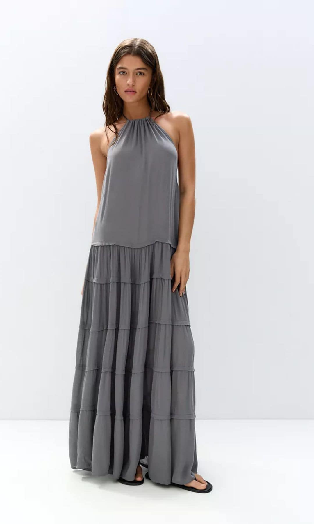 vestido gris con paneles