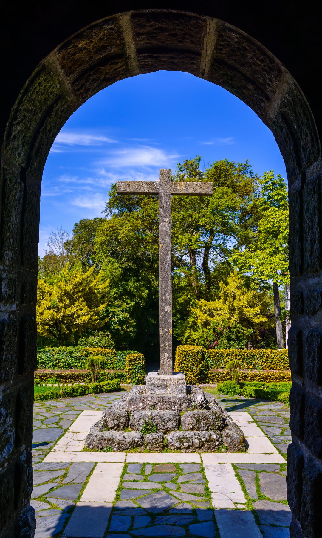 Los religiosos levantaron en Bussaco un lugar de recogimiento entre los árboles, con ermitas, capillas y caminos de penitencia, Portugal
