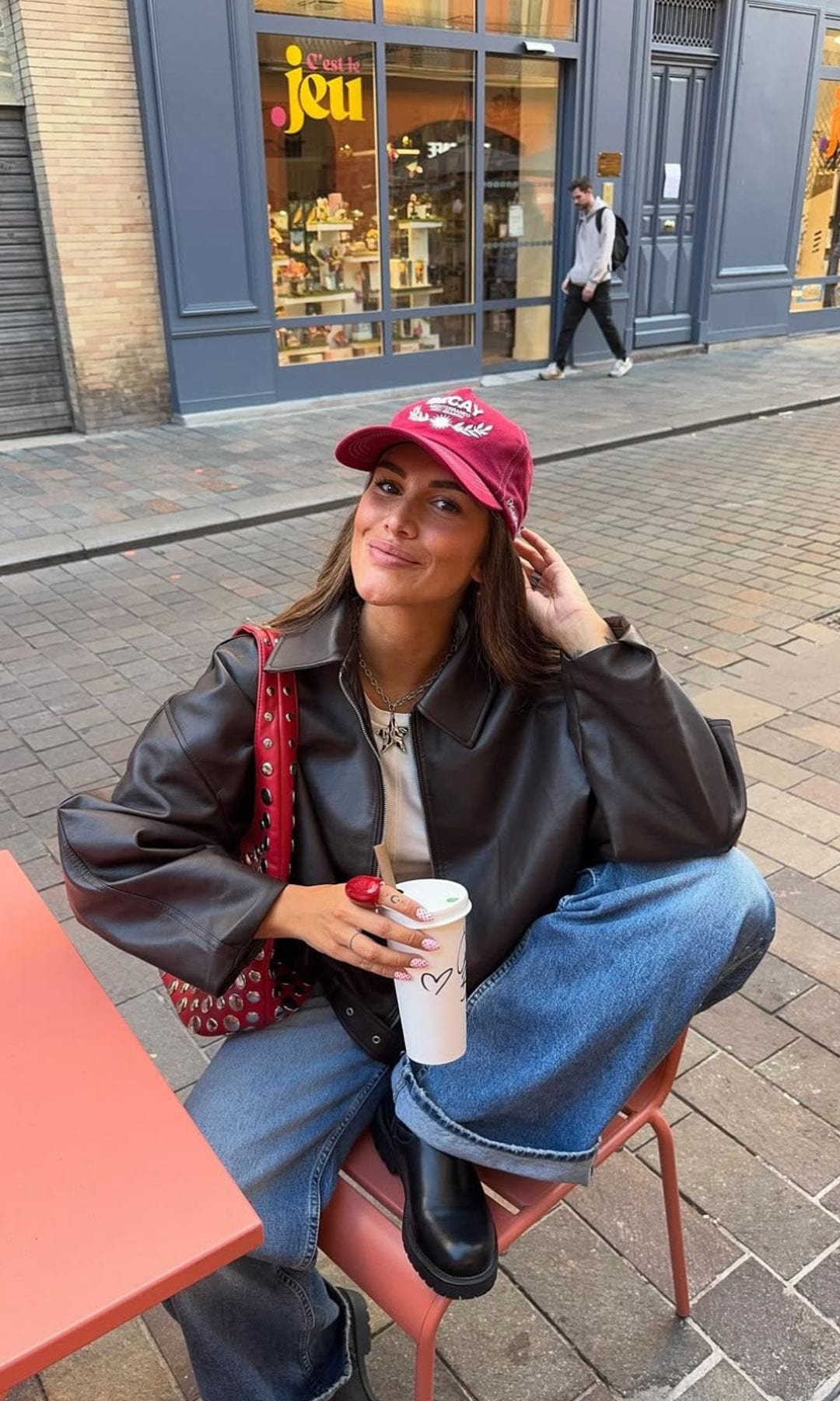 ¡HOLA! FASHION El abrigo que triunfa entre las chicas de Bilbao/Santander/San Sebastián