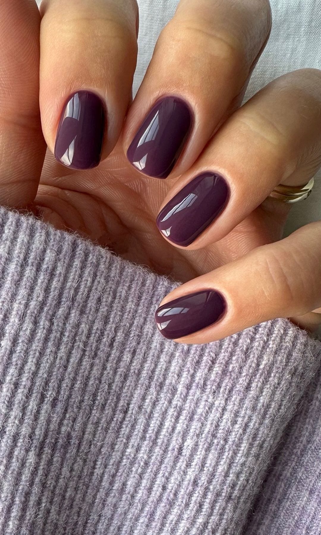 manicura morada