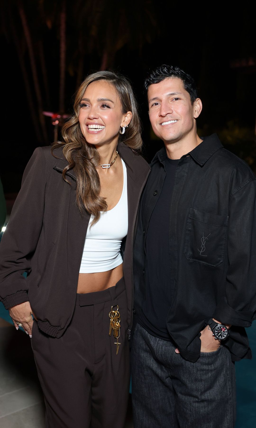 Jessica Alba y Danny Ramirez en una salida juntos en Beverly Hills, California.  