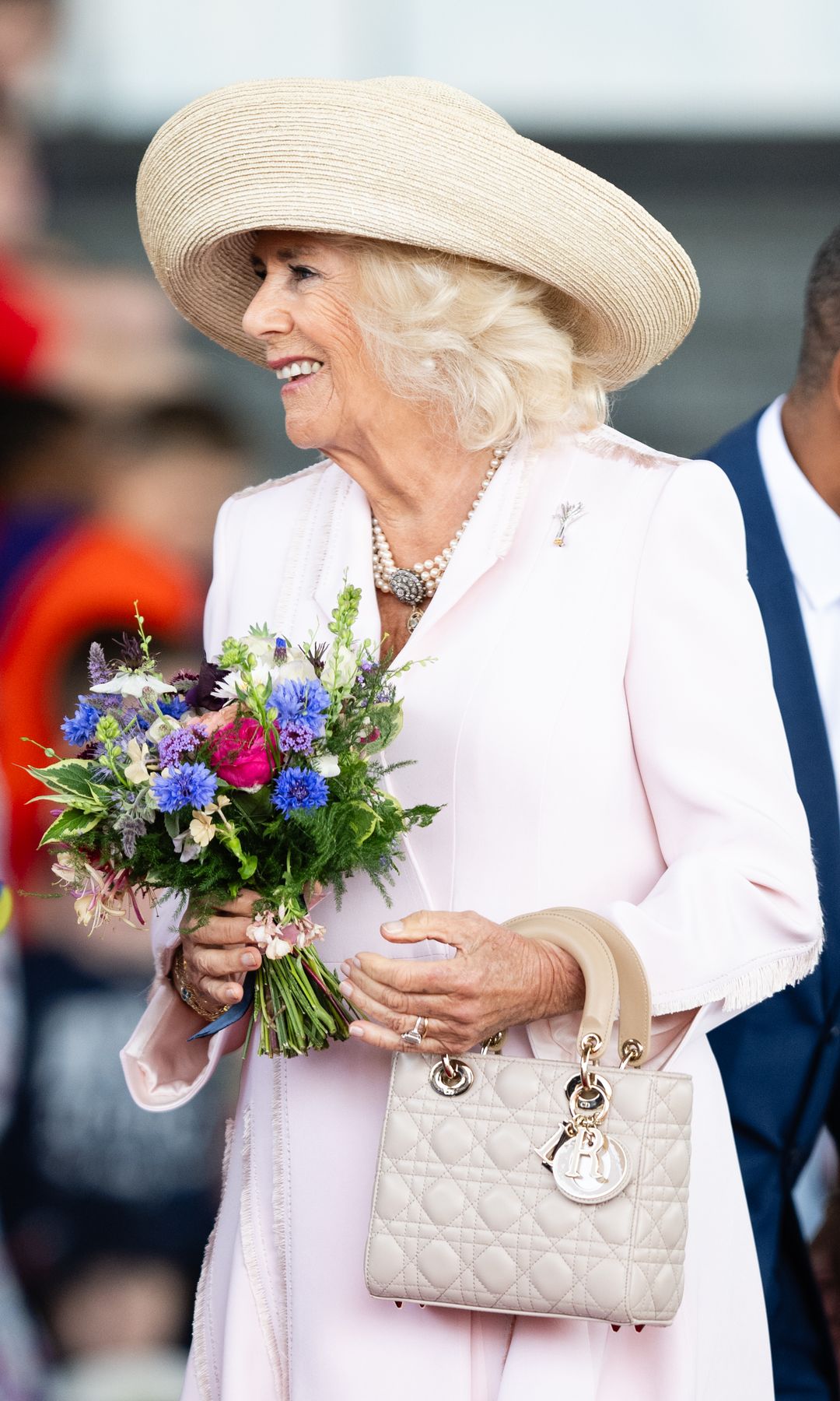 La reina Camilla llega al Senedd, en Cardiff, Gales, el 11 de julio de 2024