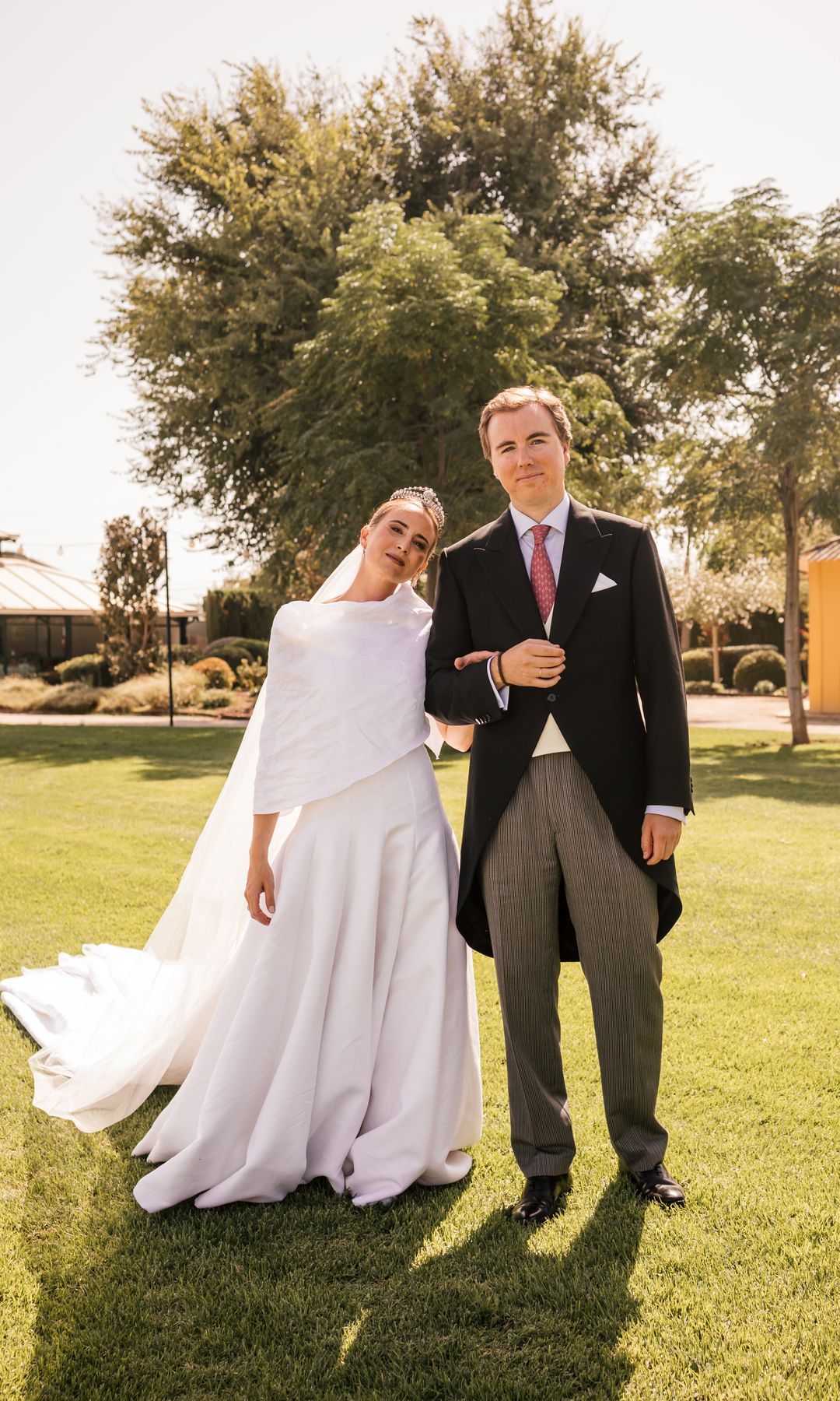 Novia sevillana de Pol Núñez en boda de otoño