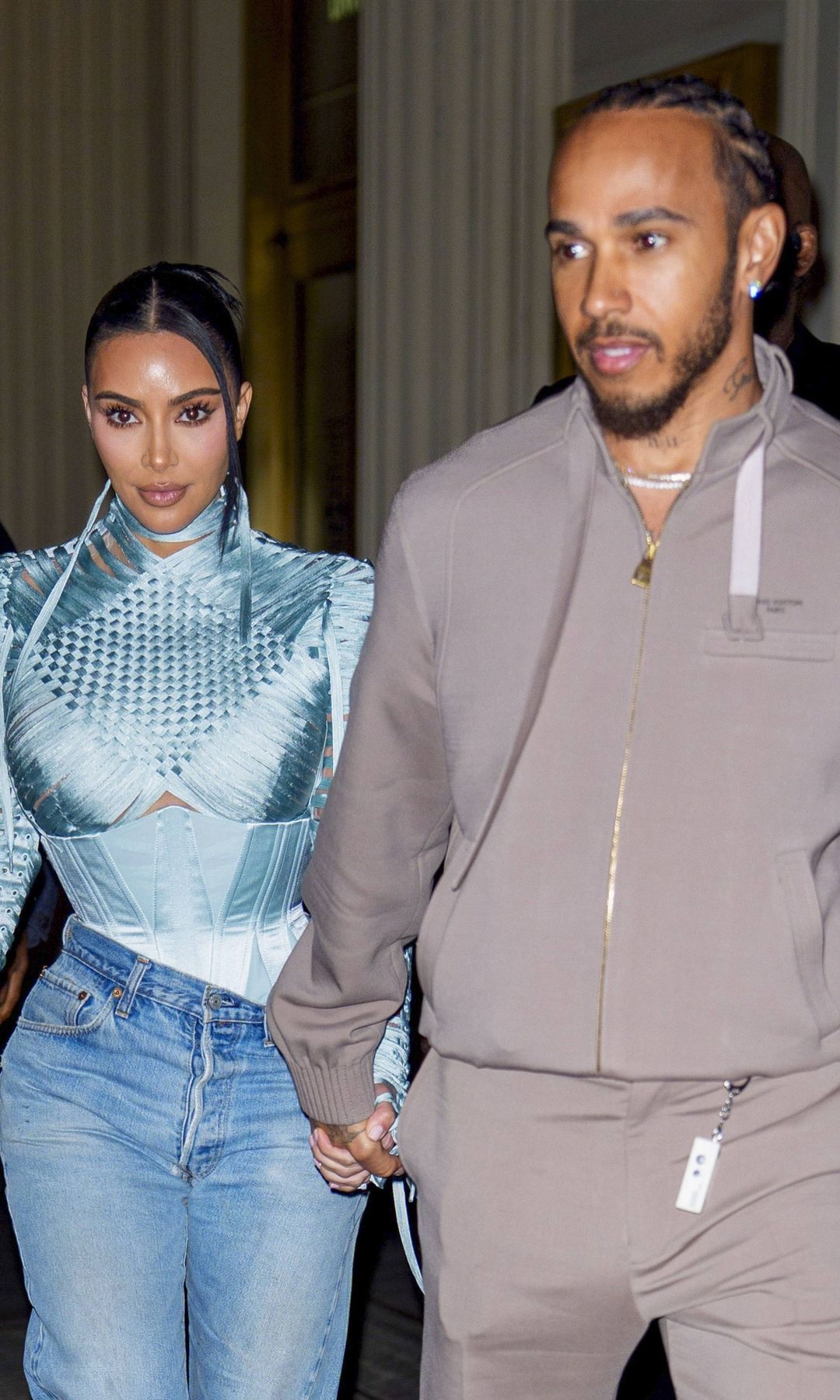 Kim Kardashian y Lewis Hamilton hacen oficial su romance con el look de 'street style' más icónico