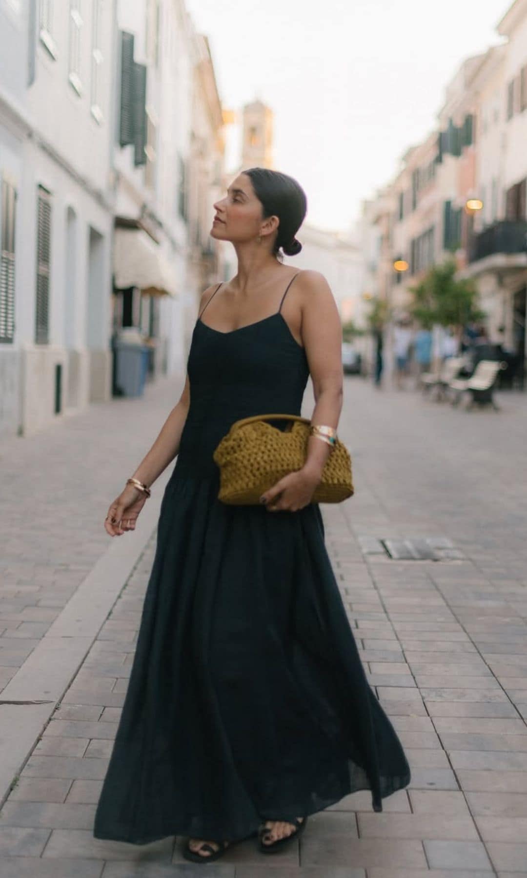 María García de Jaime vestido negro corto