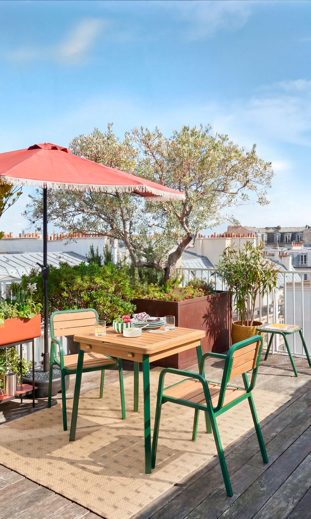 Terraza pequeña con plantas