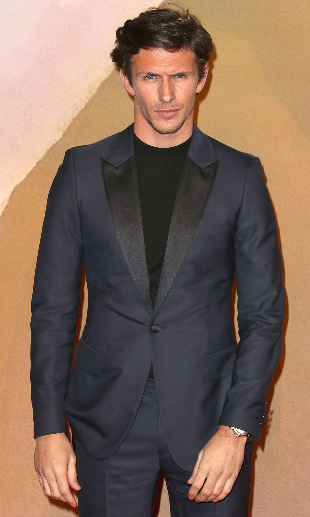 La estrella de la televisión Jake Hall