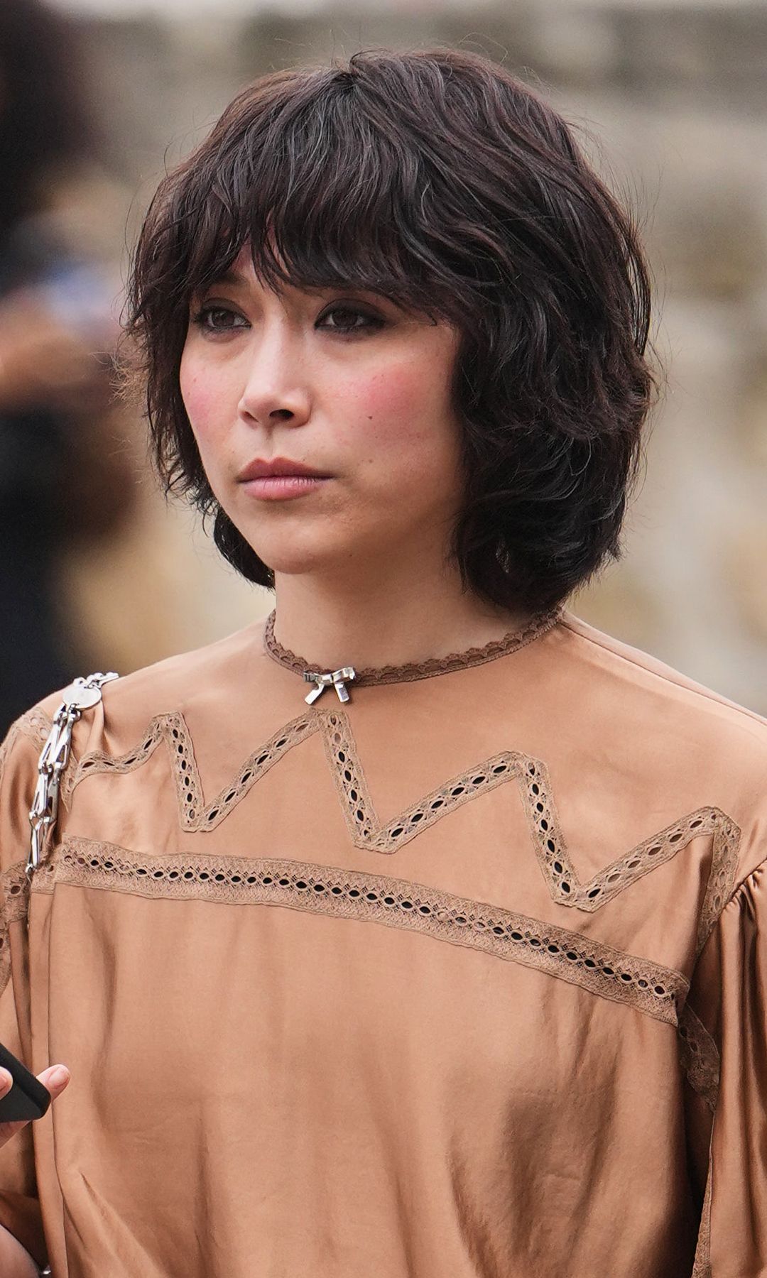 Cabello corto y ondulado