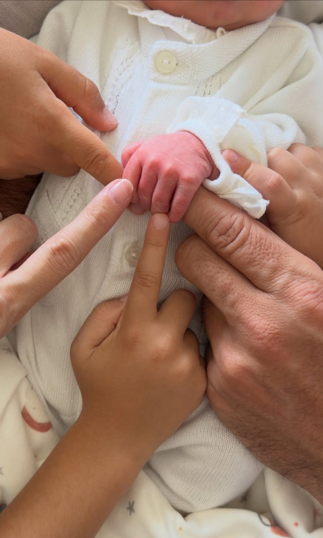 Ana Boyer y Fernando Verdasco presentan a su hija 